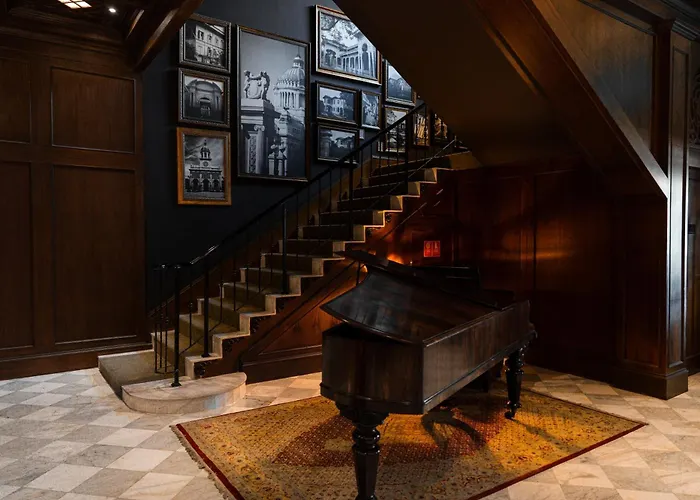 Metropole, Bangkok, A Tribute Portfolio